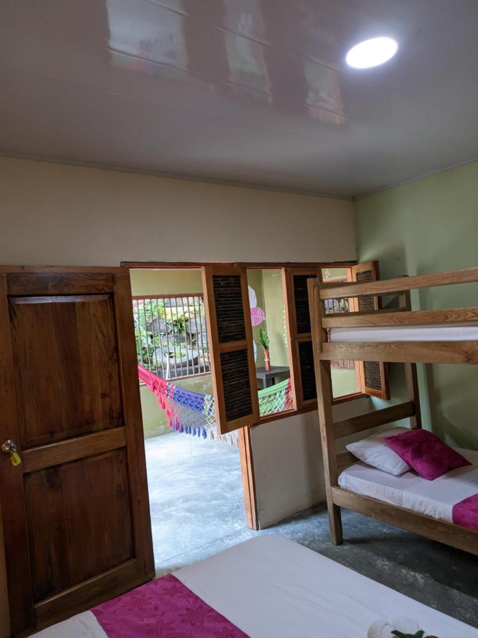 Sierra Kay Hostel Guachaca Zewnętrze zdjęcie